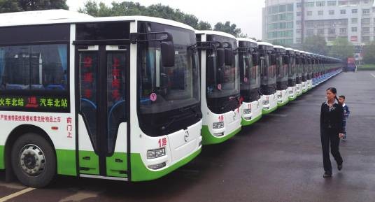 联营公交车