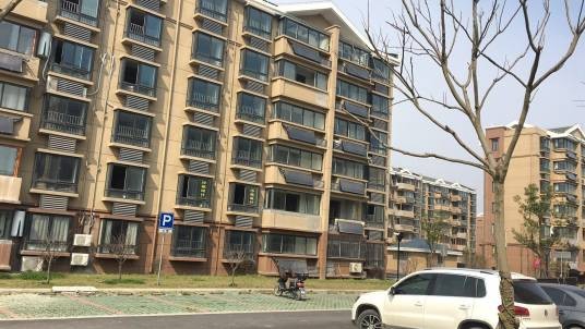 明珠新苑（上海金山土地整理发展有限公司开发的楼盘）
