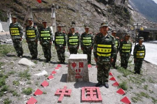 吉隆口岸边防战士