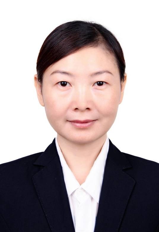李凤英（福建省第十四届人大代表，武平县博物馆馆长，群文副研究馆员）