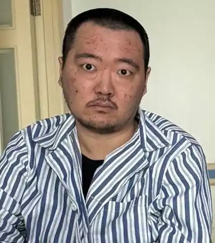 李亚楠（“90后新婚夫妻同患罕见病瘫痪”当事人）