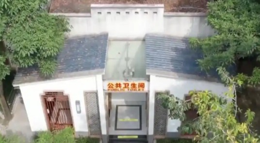 2025年稷山农村公厕建而不用事件