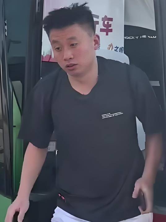 安踏篮球