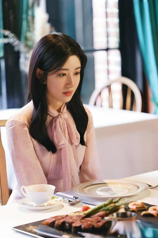叶子（电视剧《我的人间烟火》中的女配角）
