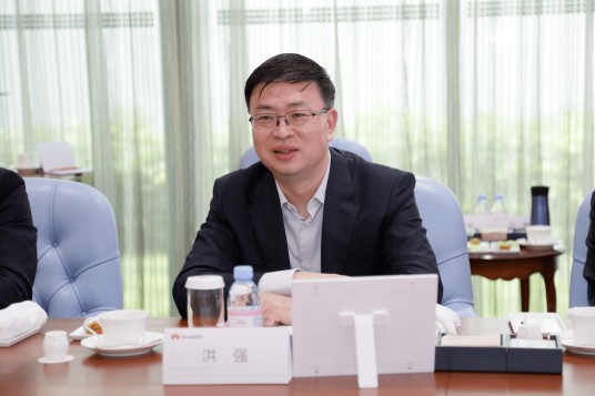 洪强（山西省国资委党委书记、主任）