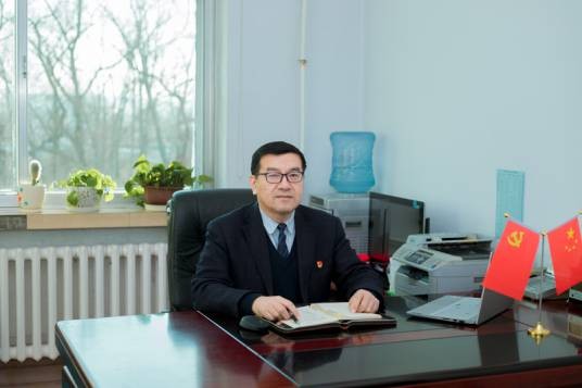杨永清（黑龙江工业学院原副校长、党委委员）