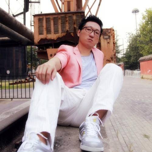 明天是个快乐的日子