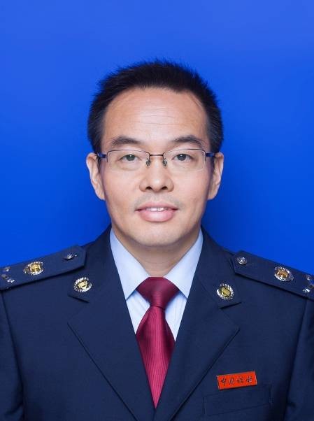 万小春