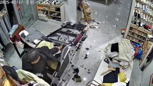 2·17邢台局长酒驾后砸店伤人事件
