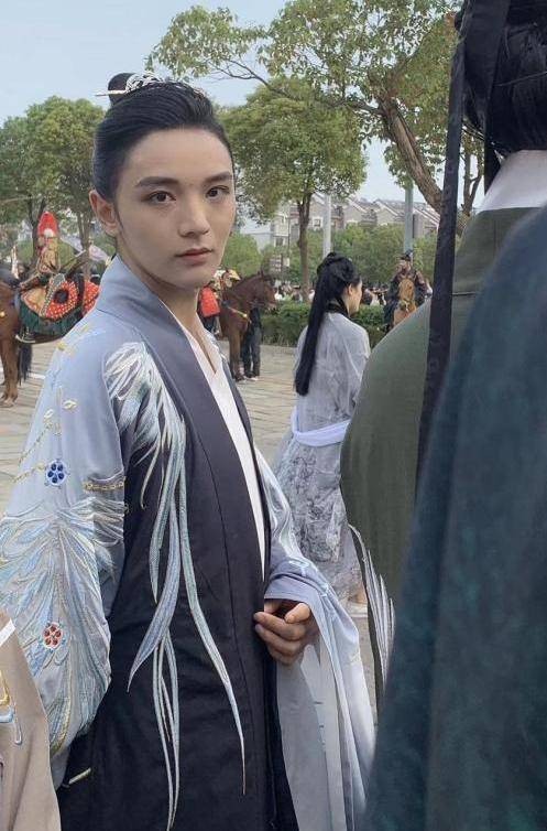 句芒(中国内地男演员)