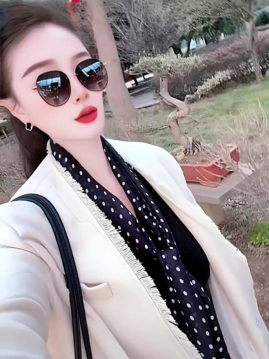佛系女子《静姐》