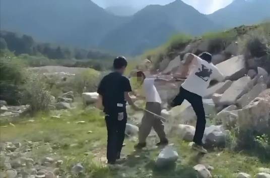2026年积石山男孩遭殴打事件
