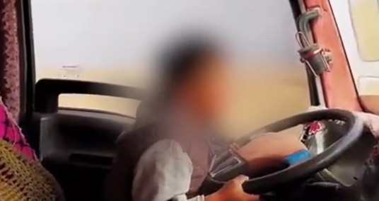 2025年贵南幼儿驾驶货车事件