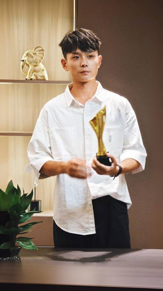 王西(中国内地影视男演员)