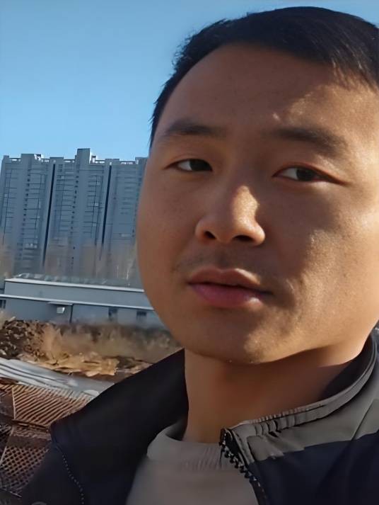 铲车磊孑