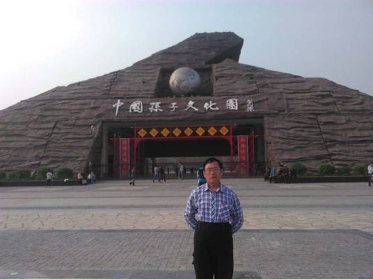 王成山（中国书画研究院华东碑林分院秘书长）