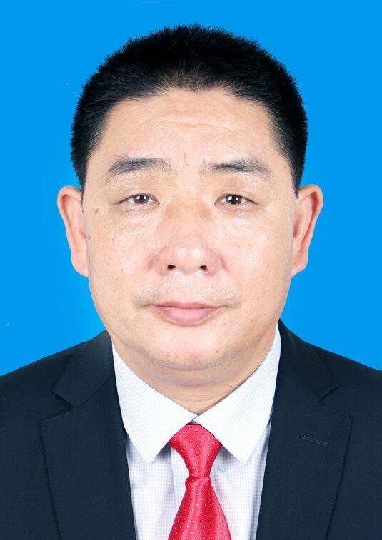 王炳乾（甘肃省会宁县人大常委会副主任、党组成员）
