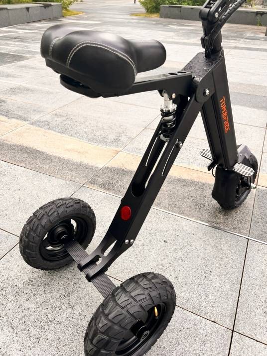 折叠电动三轮车
