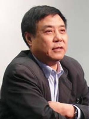姜陆（原天津美术学院院长、中国美术家协会理事）