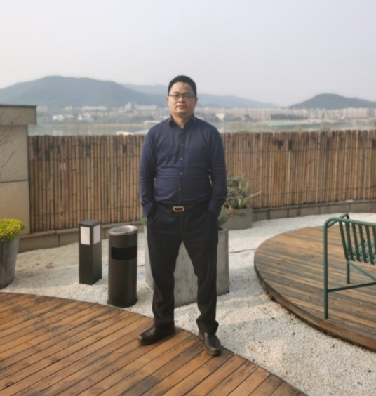 崔向阳（湖南大学机械与运载工程学院教授）