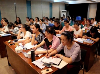 广西一女子上班第3天公司被民警一锅端，大学生找工作该警惕什么？