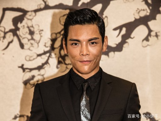 向佐当众被扇巴掌惊呆全场，郭碧婷目睹全过程脸色难看，发生了什么？