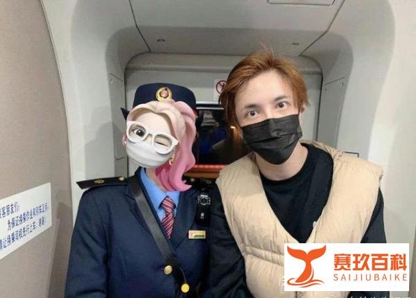 薛之谦又是站票回去的,五一人均消费远低于4年前