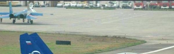 空军有个术语：低空通场。通场是什么意思？全场飞一遍