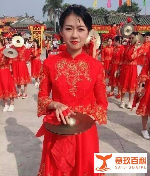 潮汕网红翁佳娜结婚啦！老公即是同族翁泽彬。