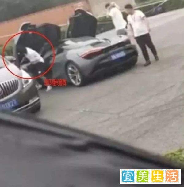 郭麒麟开跑车引热议上热搜，他霸气回应：我喜欢跑车又不犯法！