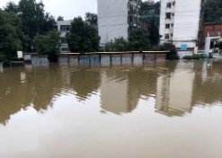 河南平顶山一中学严重内涝3000师生被困,目前这些师生的情况都如何了