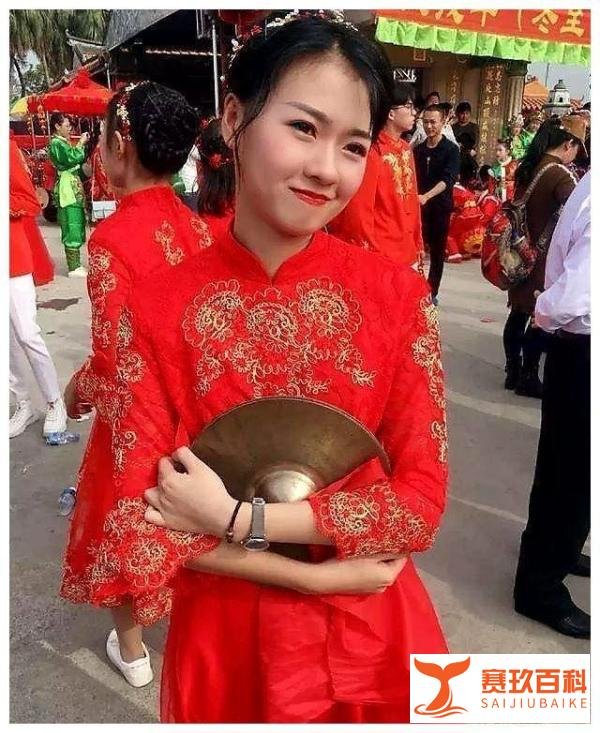 潮汕网红翁佳娜结婚啦！老公即是同族翁泽彬。