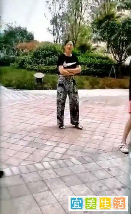 徽州宴老板娘正脸曝光！上帝欲让其灭亡，必先令其疯狂。