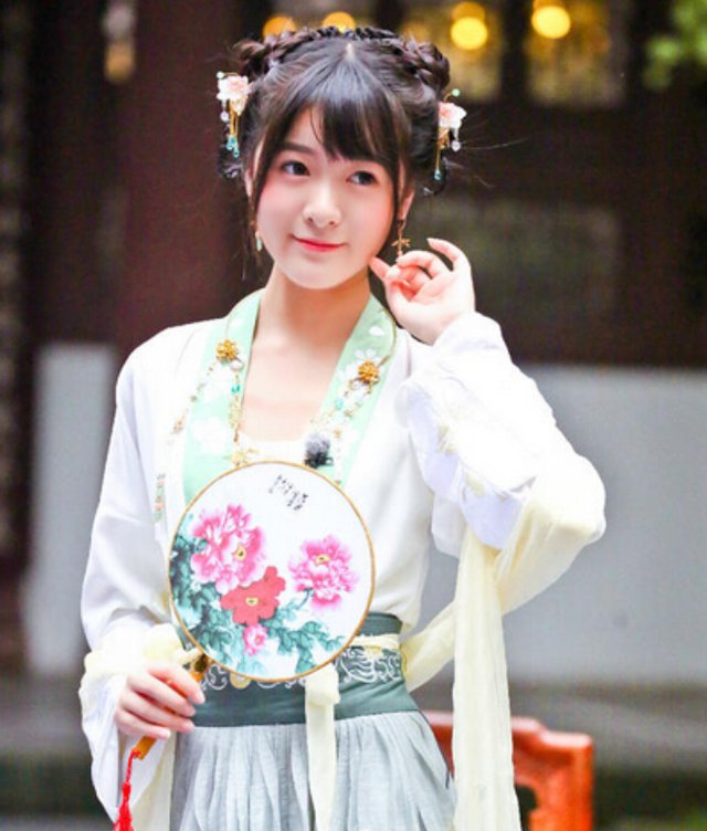 被周星驰骗了12年,《长江七号》全是美女,连暴龙都是女的吗?