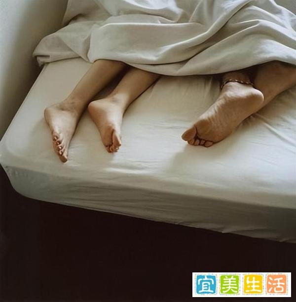 七旬嫖娼老大爷报警喊冤，付完200元嫖资后，却被对方偷走1300块