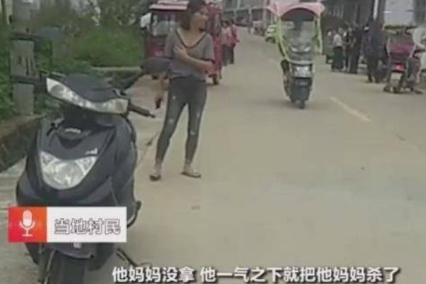 21岁男子因琐事杀母亲后,闷死亲弟,他为啥如此狠心?