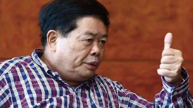 曹德旺：我捐了百亿还有百亿，儿女不退美籍，就不能继承我的遗产，为何？