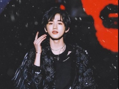 宋亚轩图片有带水滴的吗