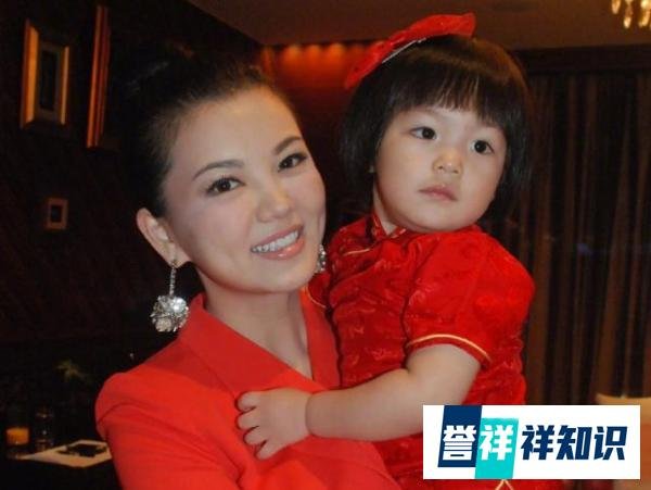王岳伦“野外偷吃”，女儿点赞送祝福，这下再没人说李湘炫富了！