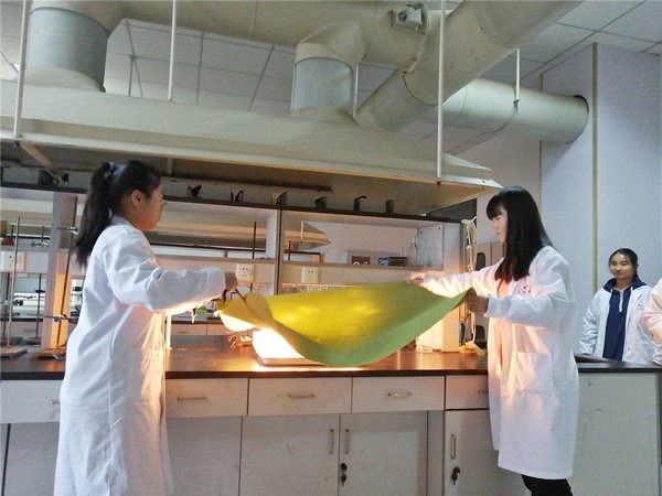 南方科技大学，实验室起火博士后头顶火苗冲出，博士是否有因此受伤？