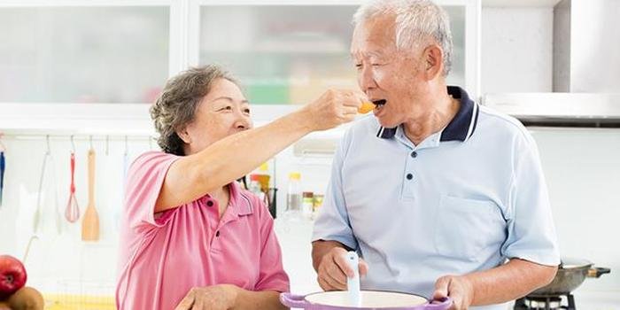 中国男人和女人的平均年龄是多少?