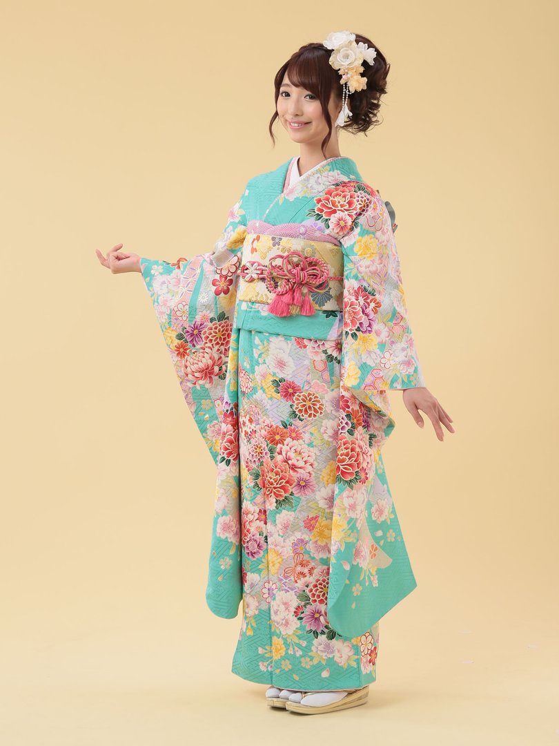 国家公祭日一女子穿和服上街惹争议,年轻人该怎样提高爱国意识?