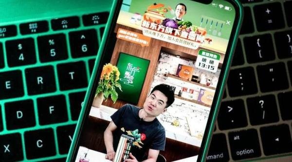 董宇辉为什么能超越疯狂小杨哥？
