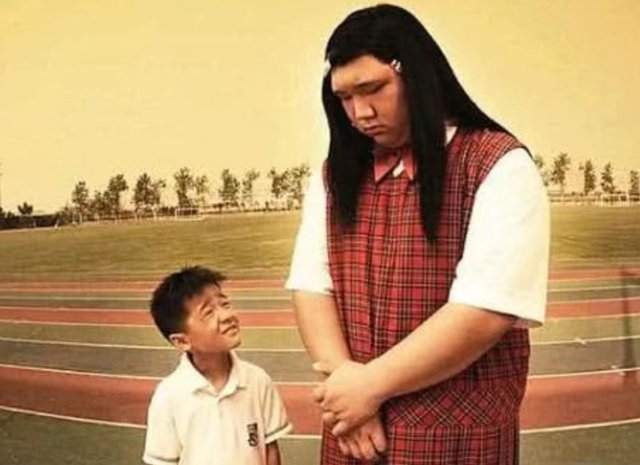 被周星驰骗了12年,《长江七号》全是美女,连暴龙都是女的吗?