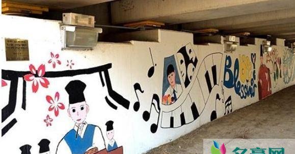 朴有天壁画被拆除 网友反而心疼拆除壁画的大叔