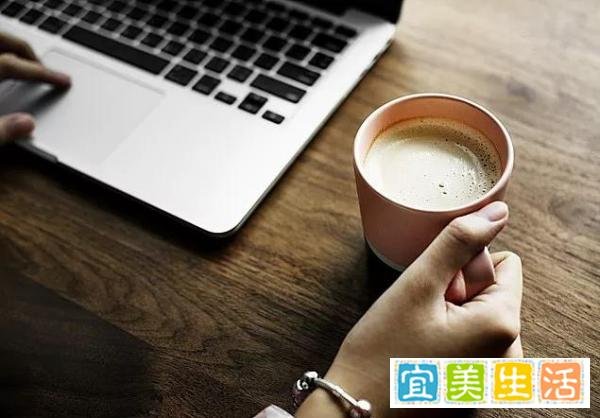 公司规定：朋友圈屏蔽同事罚款100元！你会同意吗？
