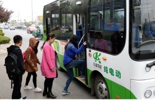 山东15岁少年坐公交一路玩到上海,家长为什么能如此“心大”?