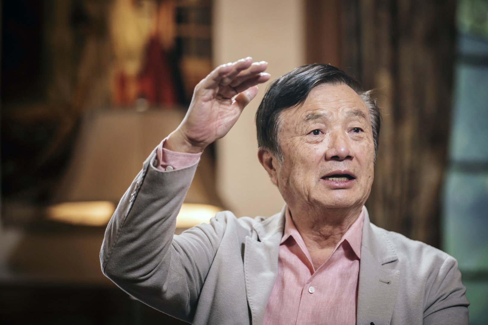 任正非亲自送别荣耀，他对剥离荣耀做出了怎样的解释？