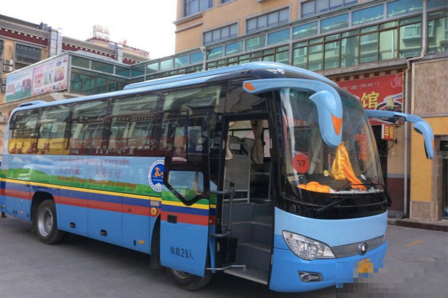 大巴旅游西藏22人的车旅多少钱