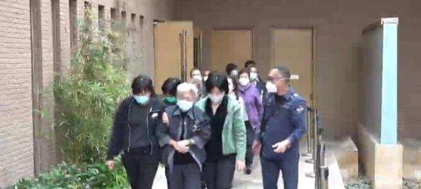 (初哆咪)娱乐:19岁儿背曝父子相处日常吴孟达临终交代「这句话」
